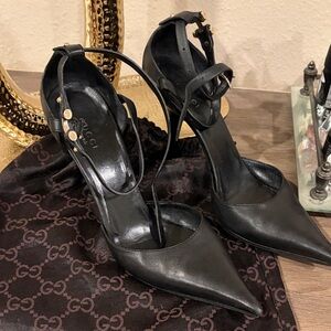 Gucci Black Strappy Women's Heels authentic gold detail 8b